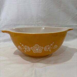 Vintage Pyrex Mixing or Baking bowl